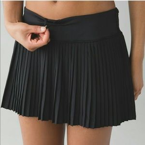 Lulu lemon Pleat to Street Skirt